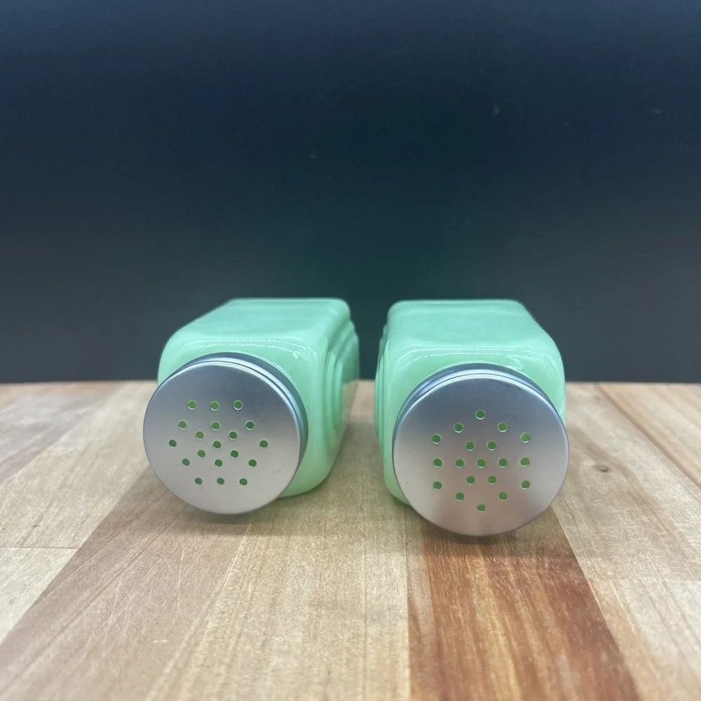 Mosser Farm Salt & Pepper Jadeite Green Arch  Shakers With Stacked Animals Gift
